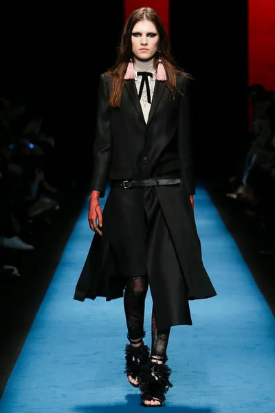 Look 27